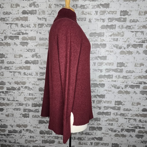 J.CREW Sweaters - J Crew Sweater Womens Small Maroon Turtleneck Side Slits‎ Supersoft Alpaca Yarn
